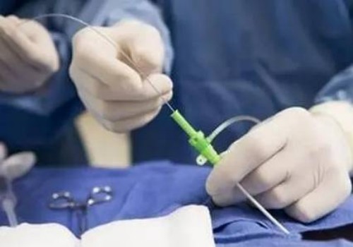 新生儿保温箱里面怎么照顾的,护理新生儿的新方式